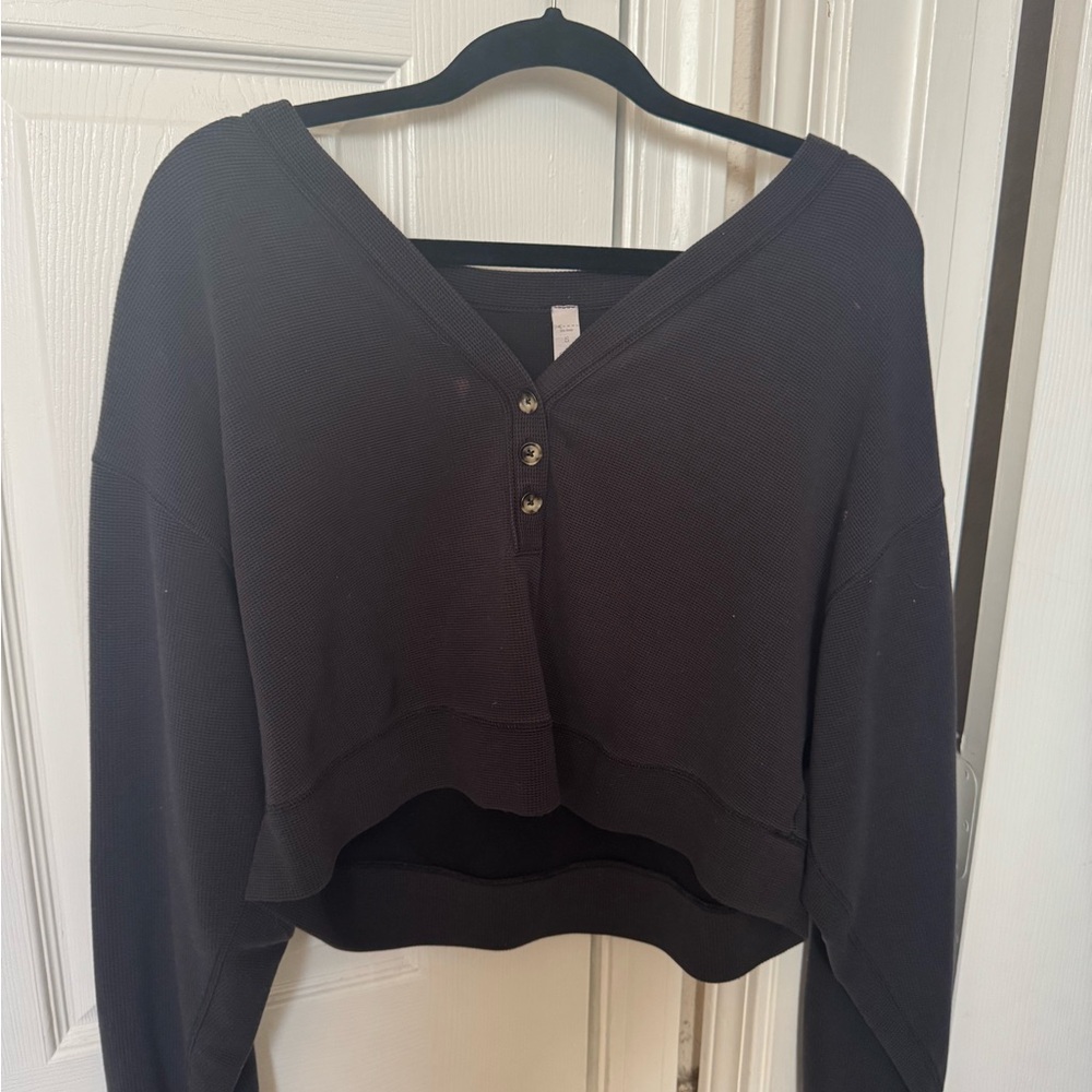 ALO Yoga Black V-Neck Long Sleeve